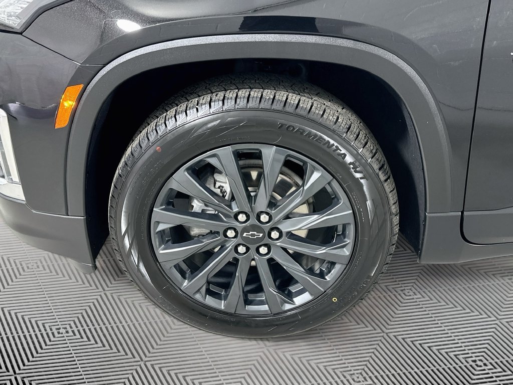 Used 2022 Chevrolet Traverse LT FWD image 28