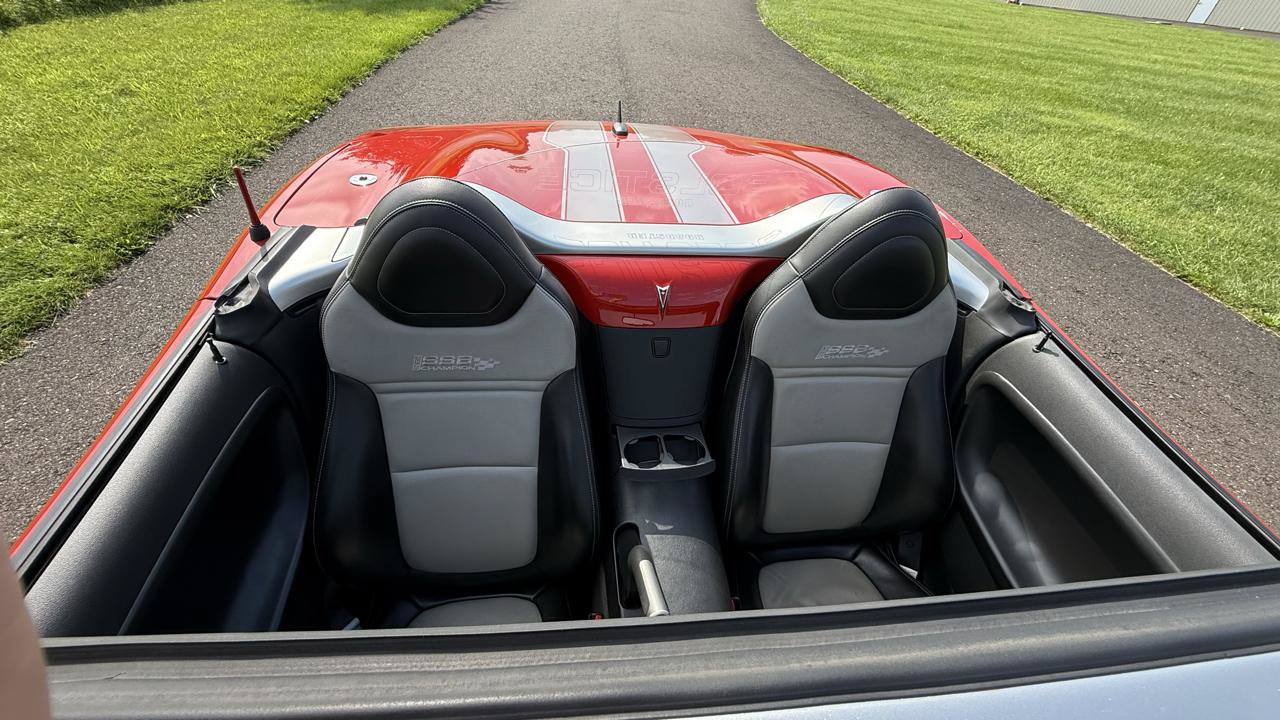 Used 2008 Pontiac Solstice Convertible w/ Premium Package RWD image 23