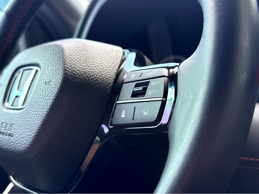 Used 2025 Honda Pilot TrailSport image 19