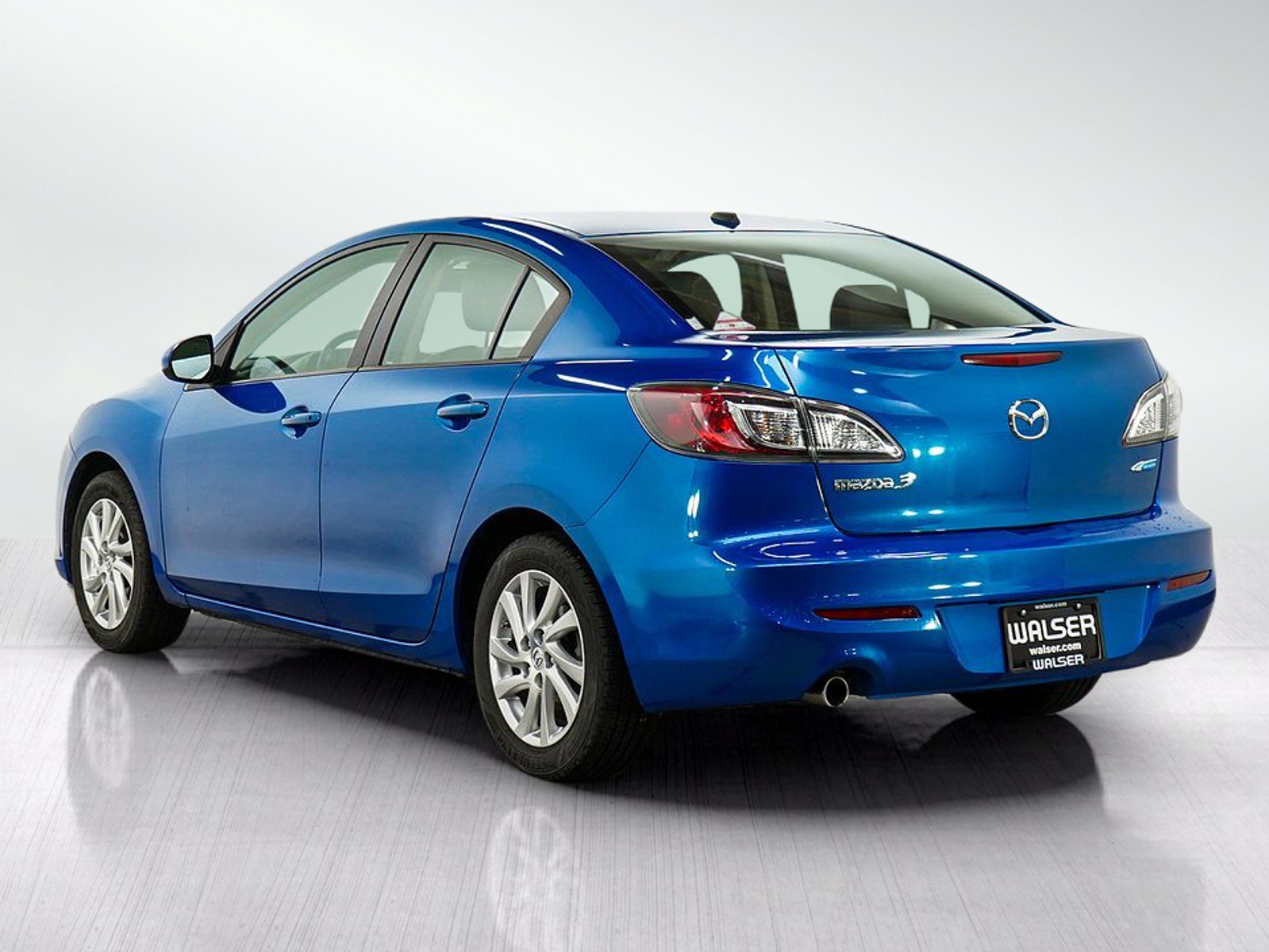 Used 2012 MAZDA MAZDA3 i Grand Touring w/ Tech Pkg FWD image 3