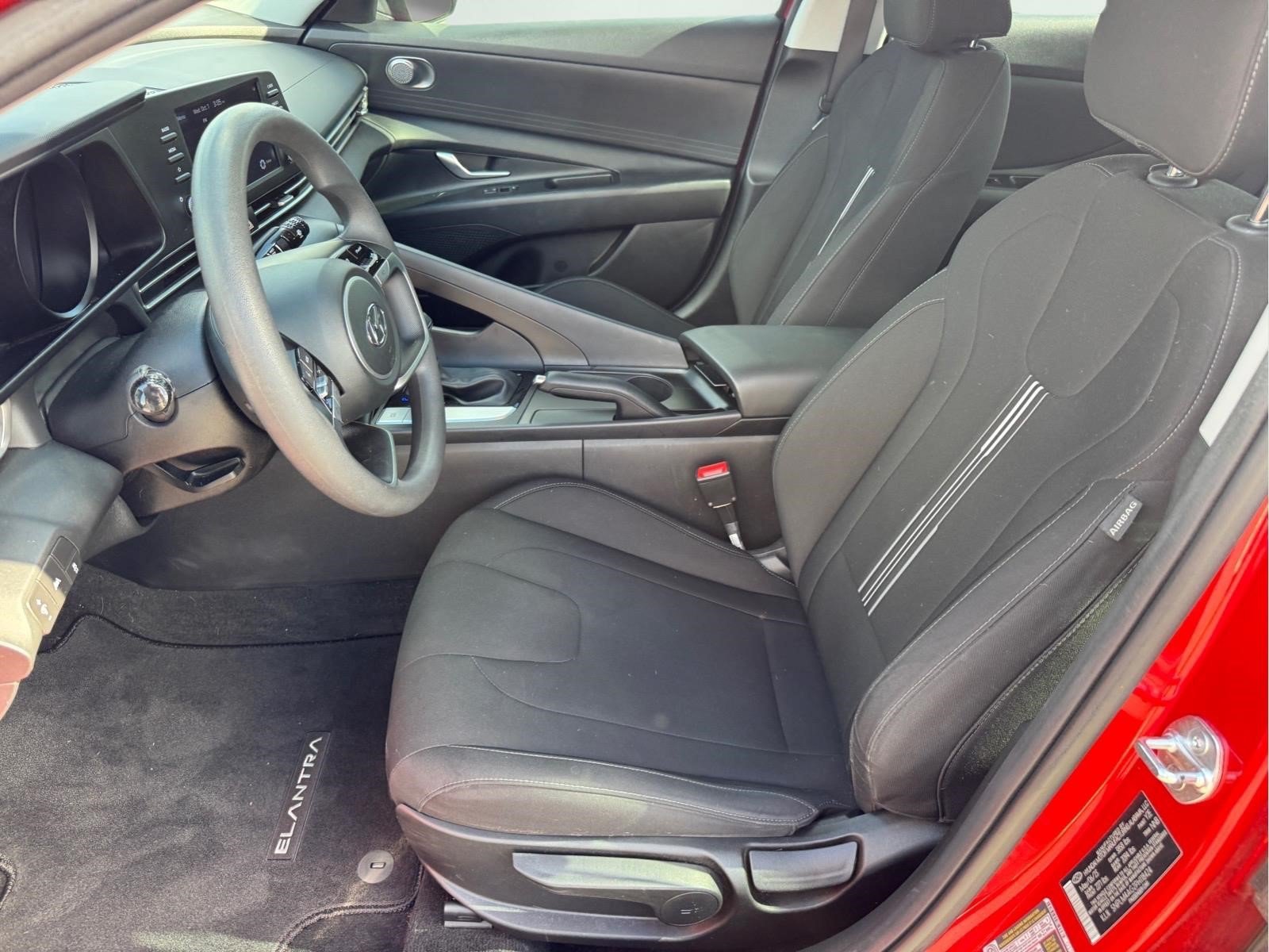Used 2023 Hyundai Elantra SEL w/ Cargo Package FWD image 6