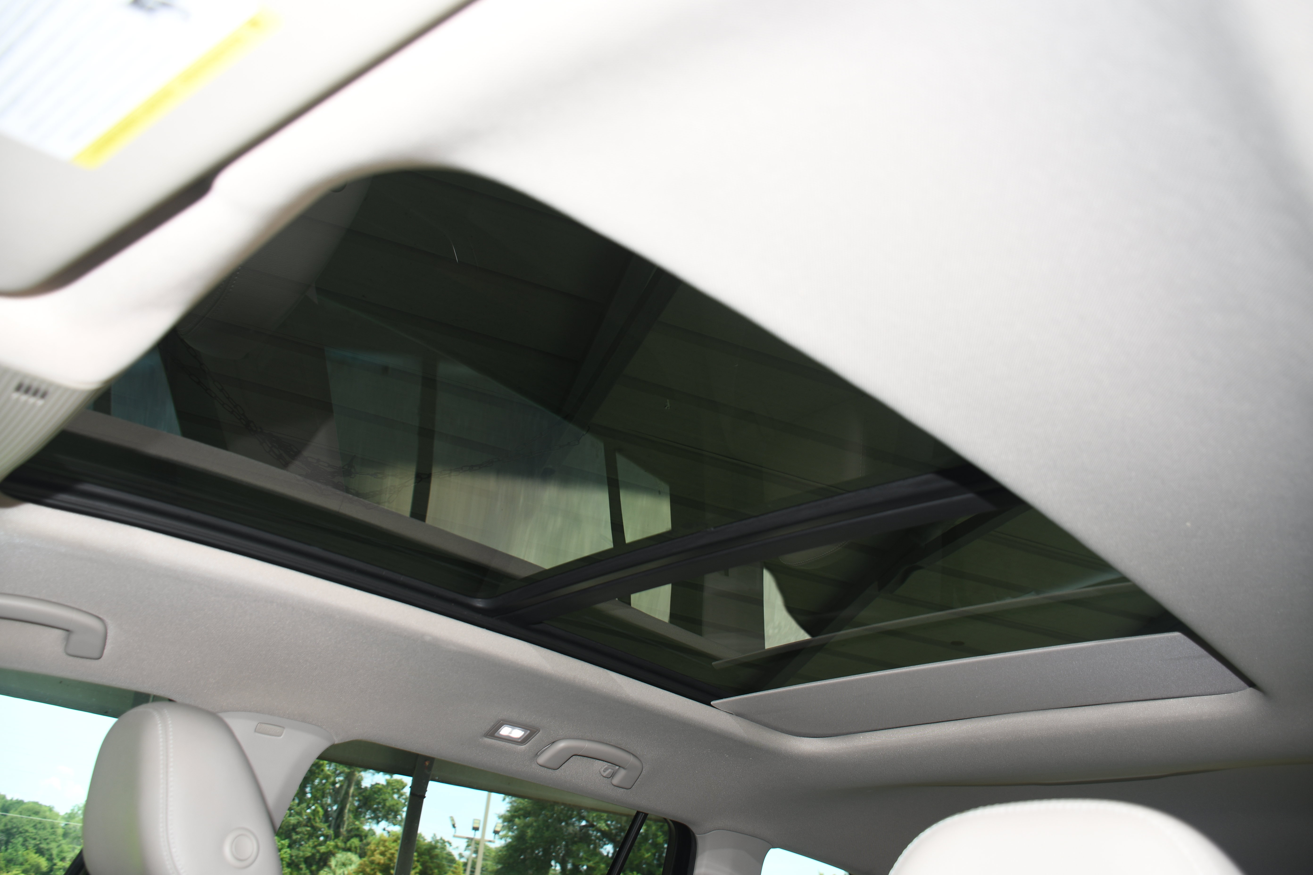 Used 2024 Volkswagen Atlas SE FWD image 7