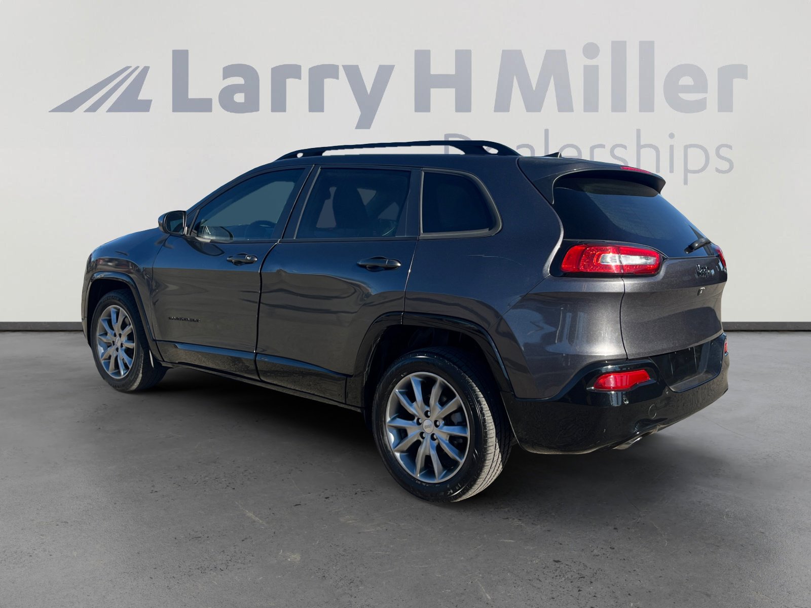 Used 2018 Jeep Cherokee Latitude image 3