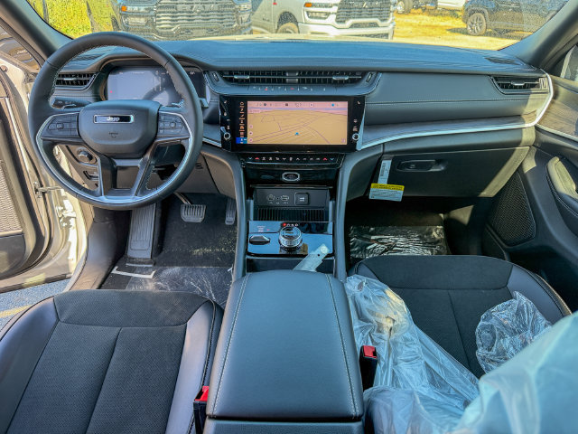 New 2026 Jeep Grand Cherokee Altitude AWD/4WD image 25