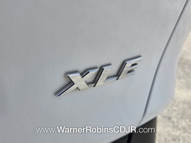 Used 2019 Toyota RAV4 XLE FWD image 13