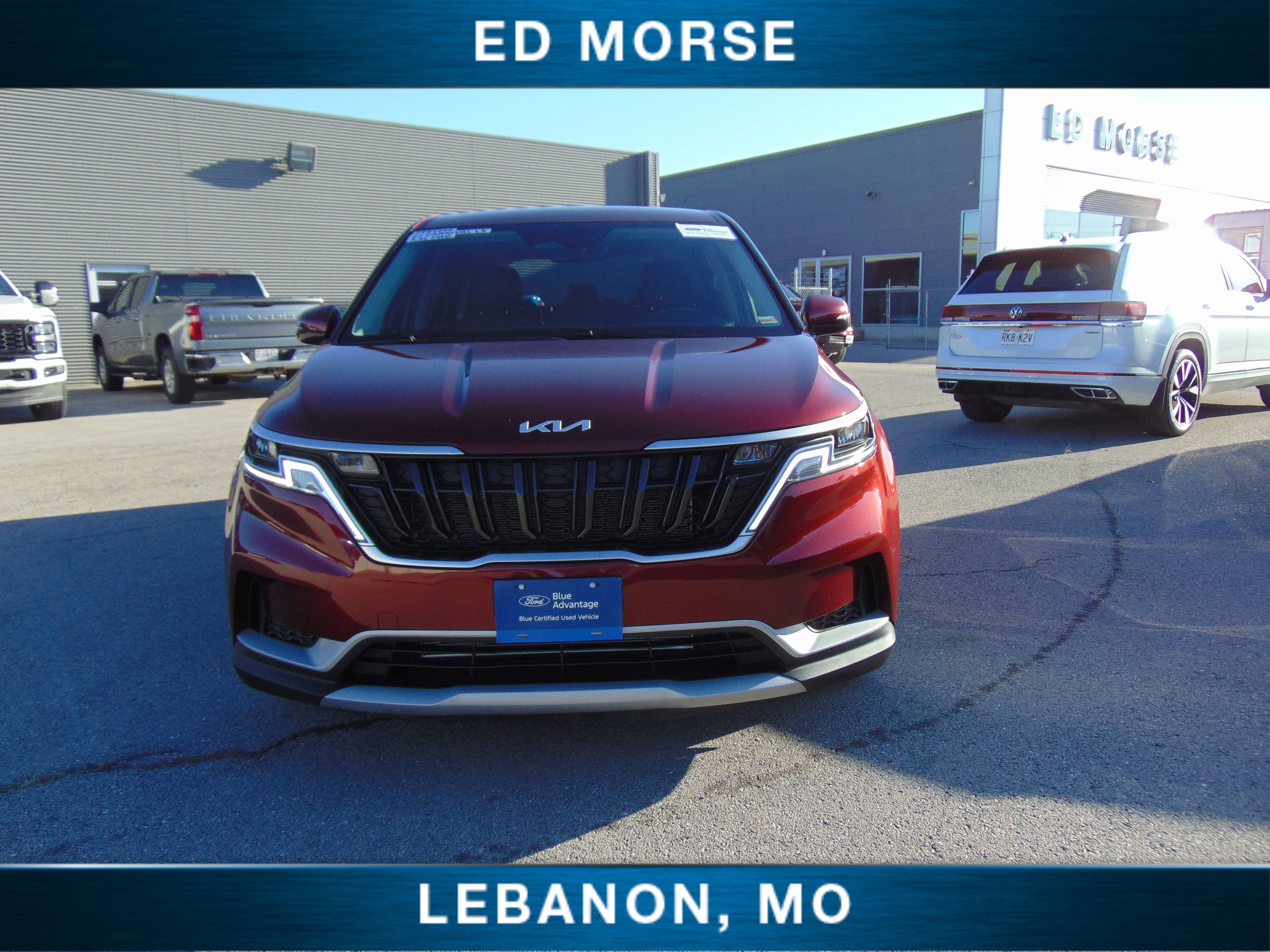 Used 2023 Kia Carnival LX image 3