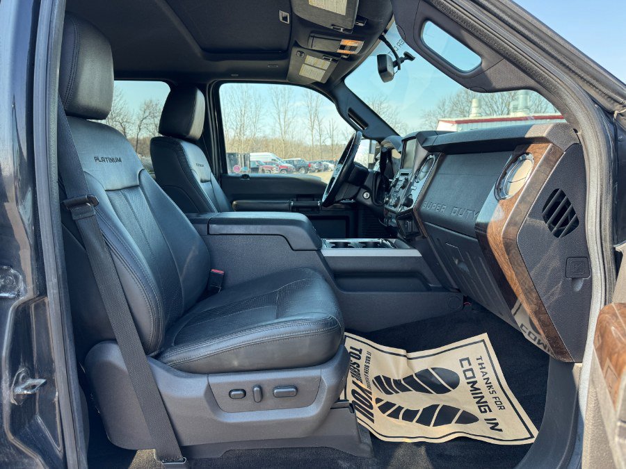 Used 2015 Ford F350 Platinum w/ Platinum Package image 18