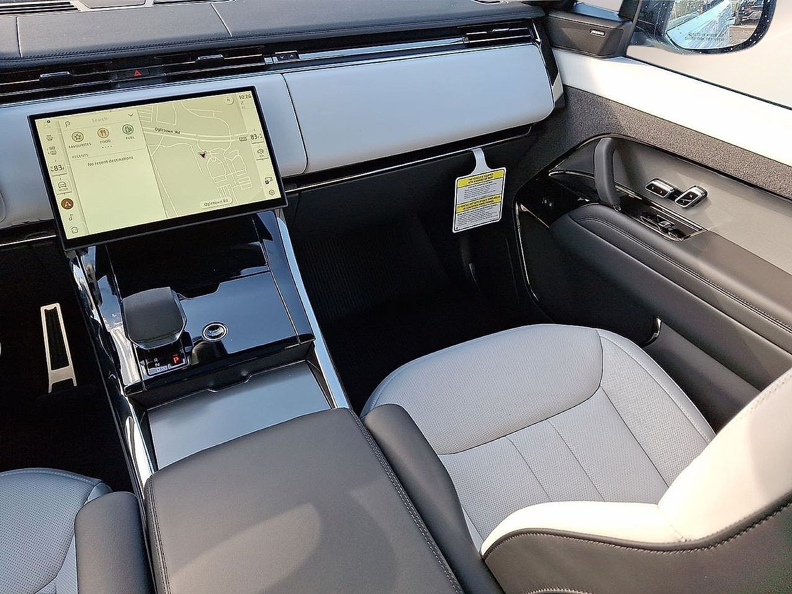 New 2025 Land Rover Range Rover Sport Dynamic SE AWD/4WD image 8