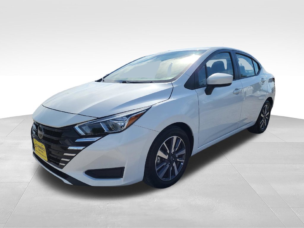 Used 2024 Nissan Versa SV FWD image 3