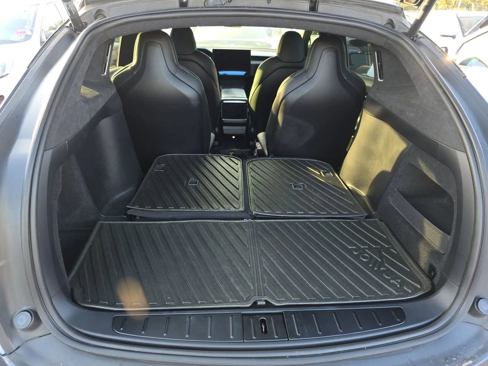 Used 2022 Tesla Model X Plaid image 12