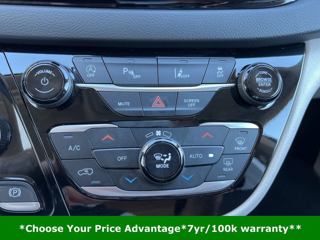Certified 2023 Chrysler Pacifica Touring-L image 64