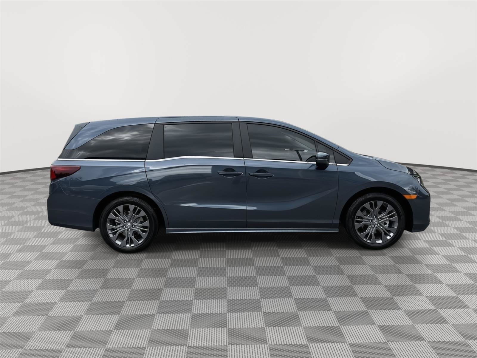 Certified 2026 Honda Odyssey Touring image 5