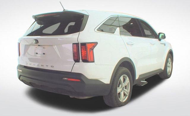 Used 2021 Kia Sorento LX FWD image 2