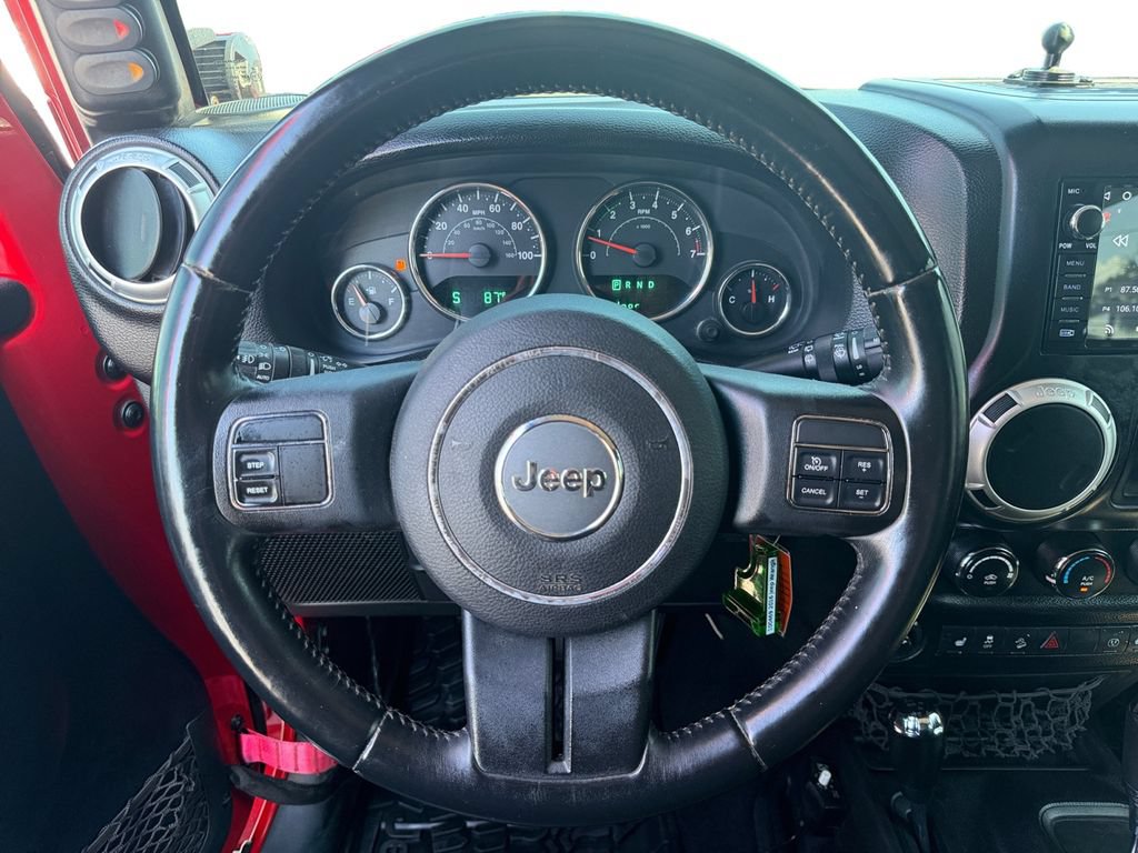 Used 2016 Jeep Wrangler Rubicon w/ Power Convenience Group AWD/4WD image 13