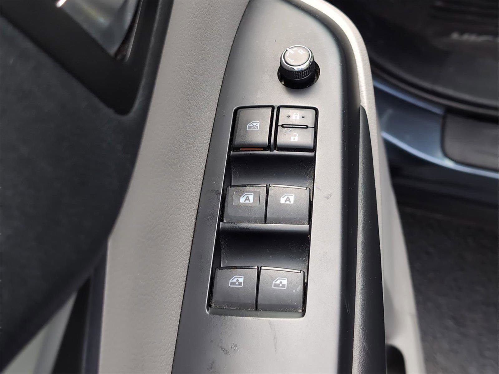 Used 2019 Toyota Highlander XLE AWD/4WD image 18