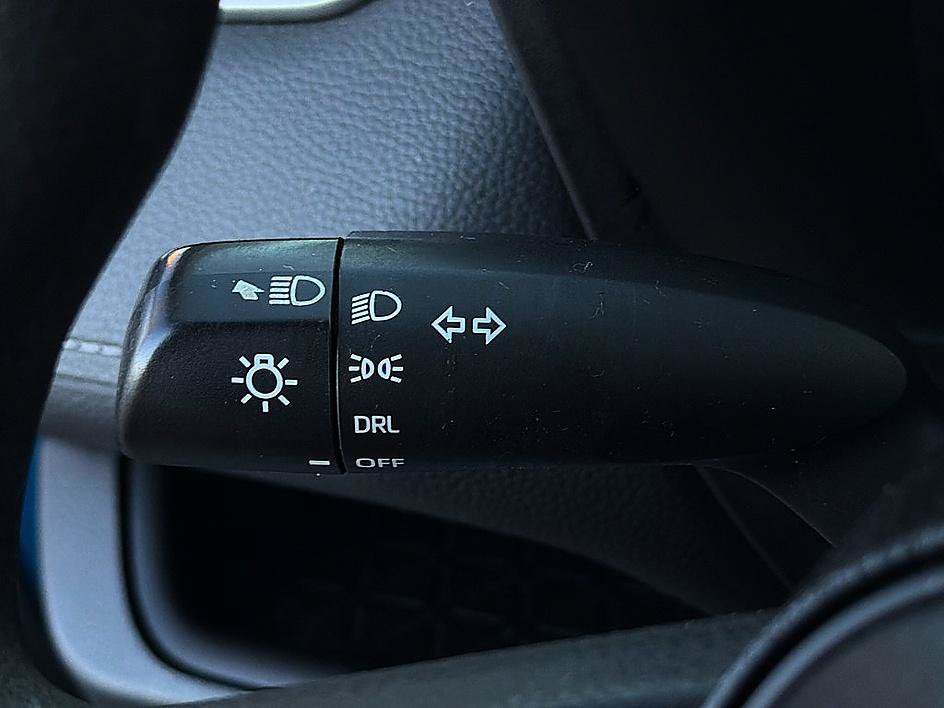 Used 2019 Toyota RAV4 LE FWD image 19