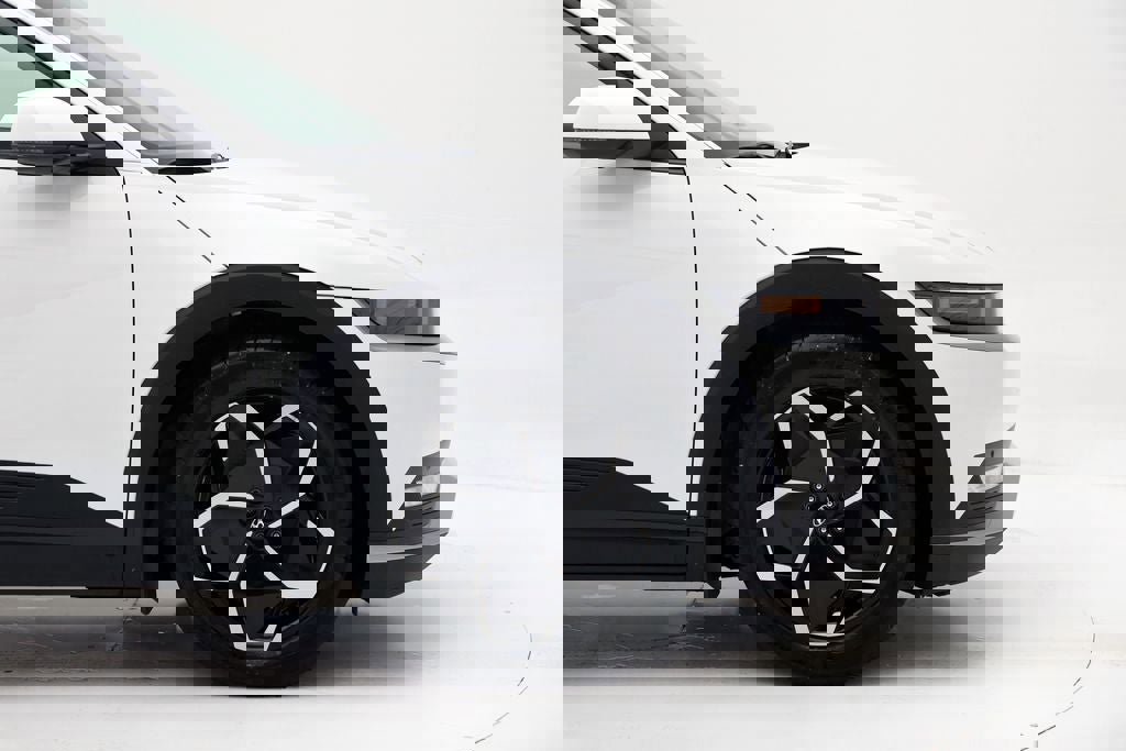 Used 2023 Hyundai Ioniq 5 SEL image 4