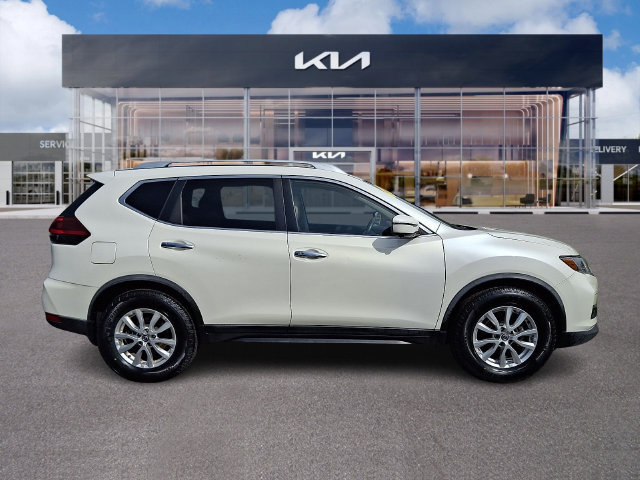 Used 2018 Nissan Rogue SV w/ Premium Package AWD/4WD image 7