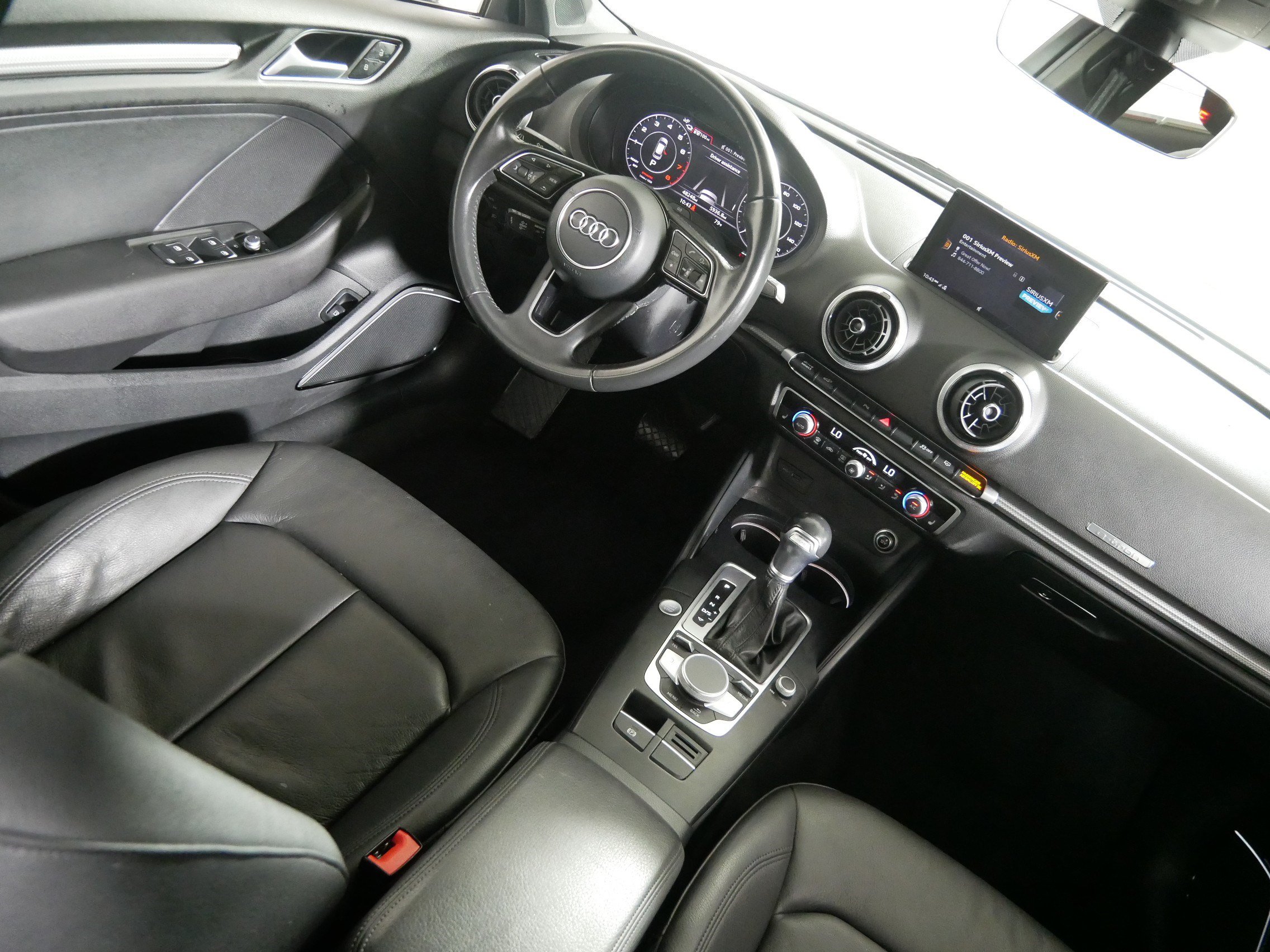 Used 2018 Audi A3 e-tron Prestige w/ Prestige Package FWD image 9