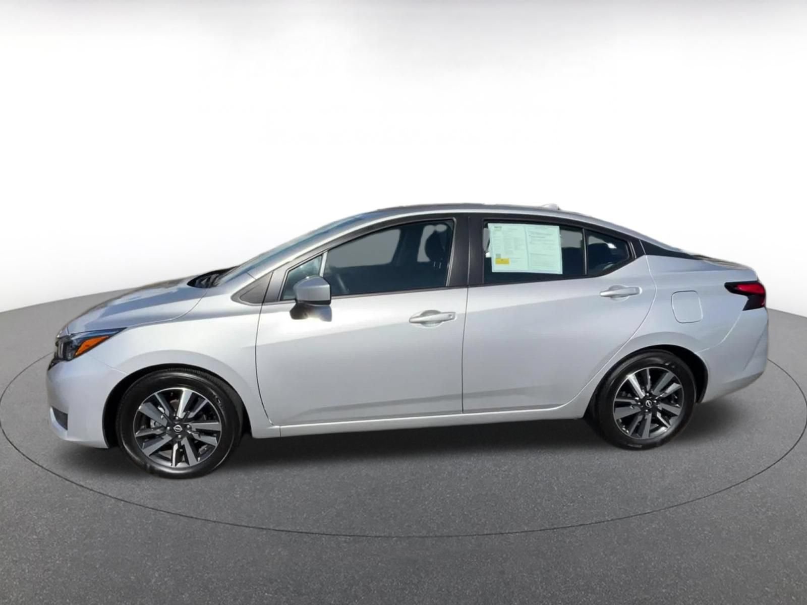 Used 2025 Nissan Versa SV FWD image 8