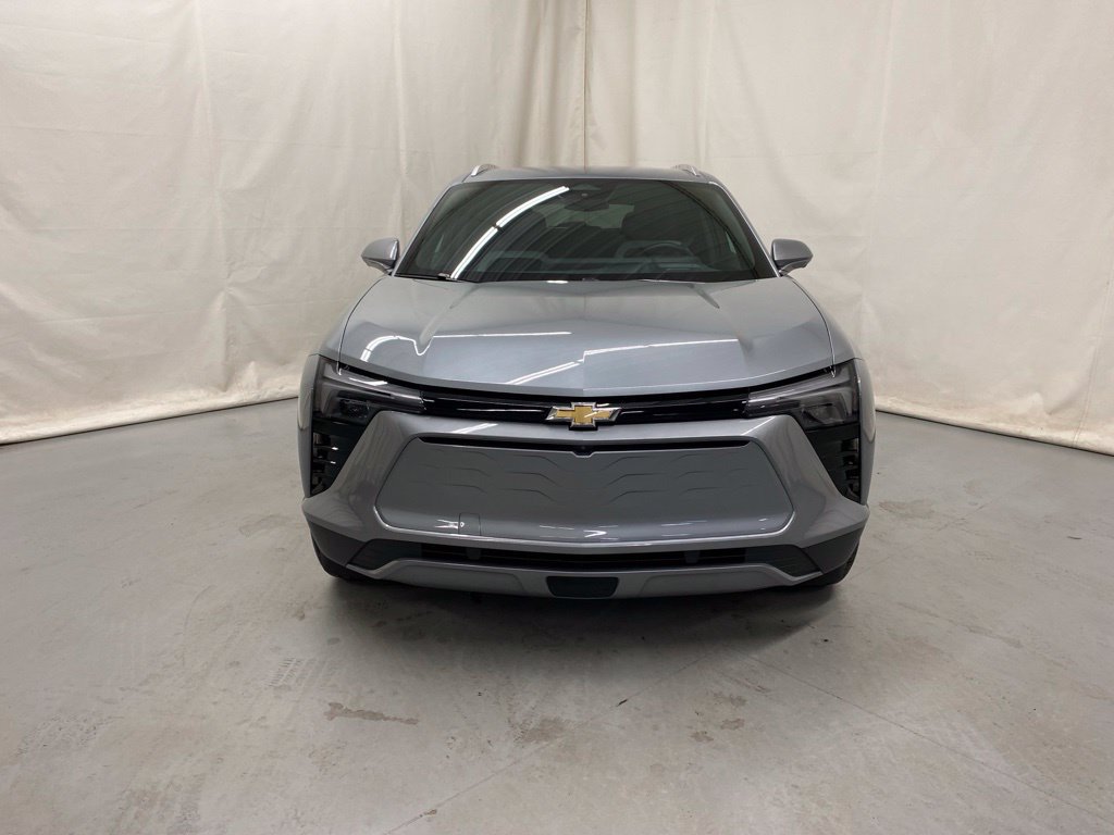 Used 2024 Chevrolet Blazer EV LT AWD/4WD image 3