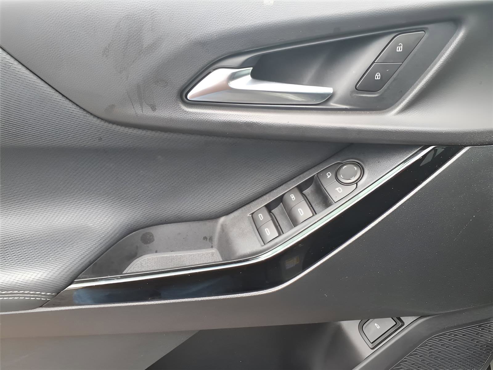 New 2026 Chevrolet Equinox LT w/ Convenience Package II image 13