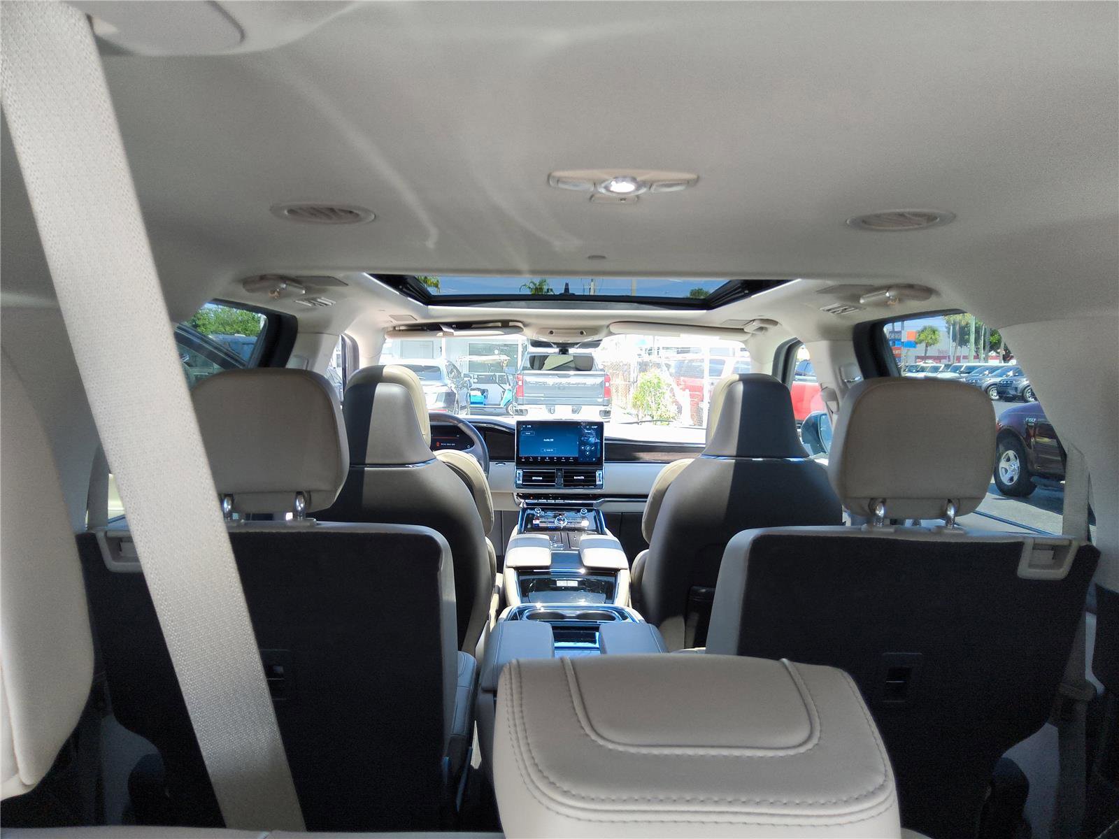 Used 2024 Lincoln Navigator L Reserve AWD/4WD image 21