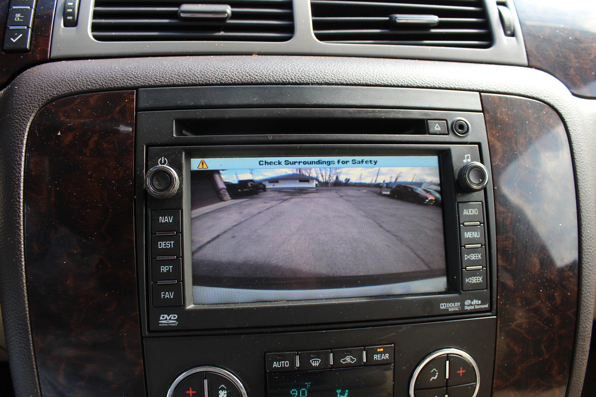 Used 2011 GMC Yukon Denali image 30