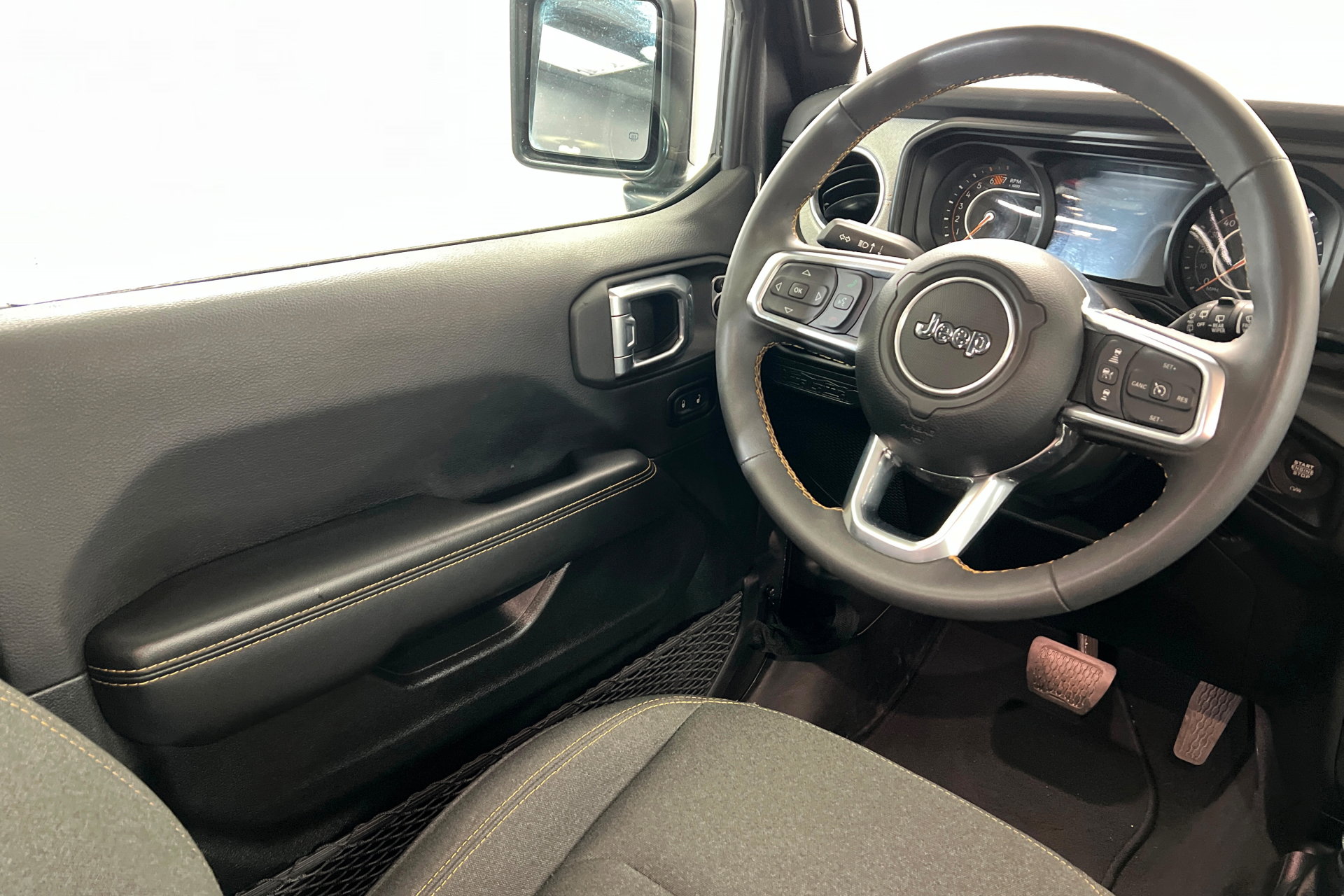 Certified 2025 Jeep Wrangler Sahara image 11