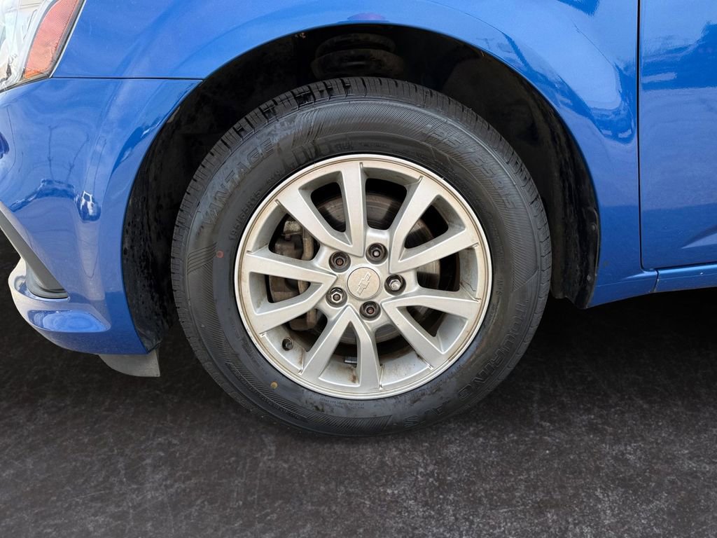 Used 2017 Chevrolet Sonic LT FWD image 9