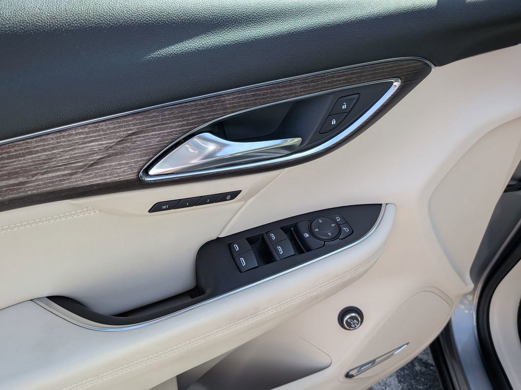 Certified 2022 Buick Envision Avenir w/ Technology Package II image 11