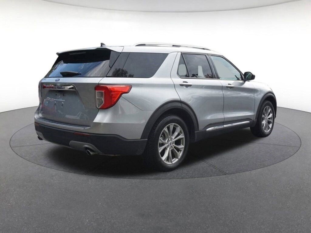 Used 2024 Ford Explorer Limited image 4