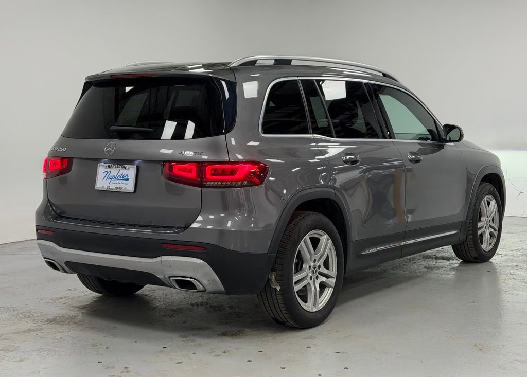 Used 2021 Mercedes-Benz GLB 250 4MATIC image 4