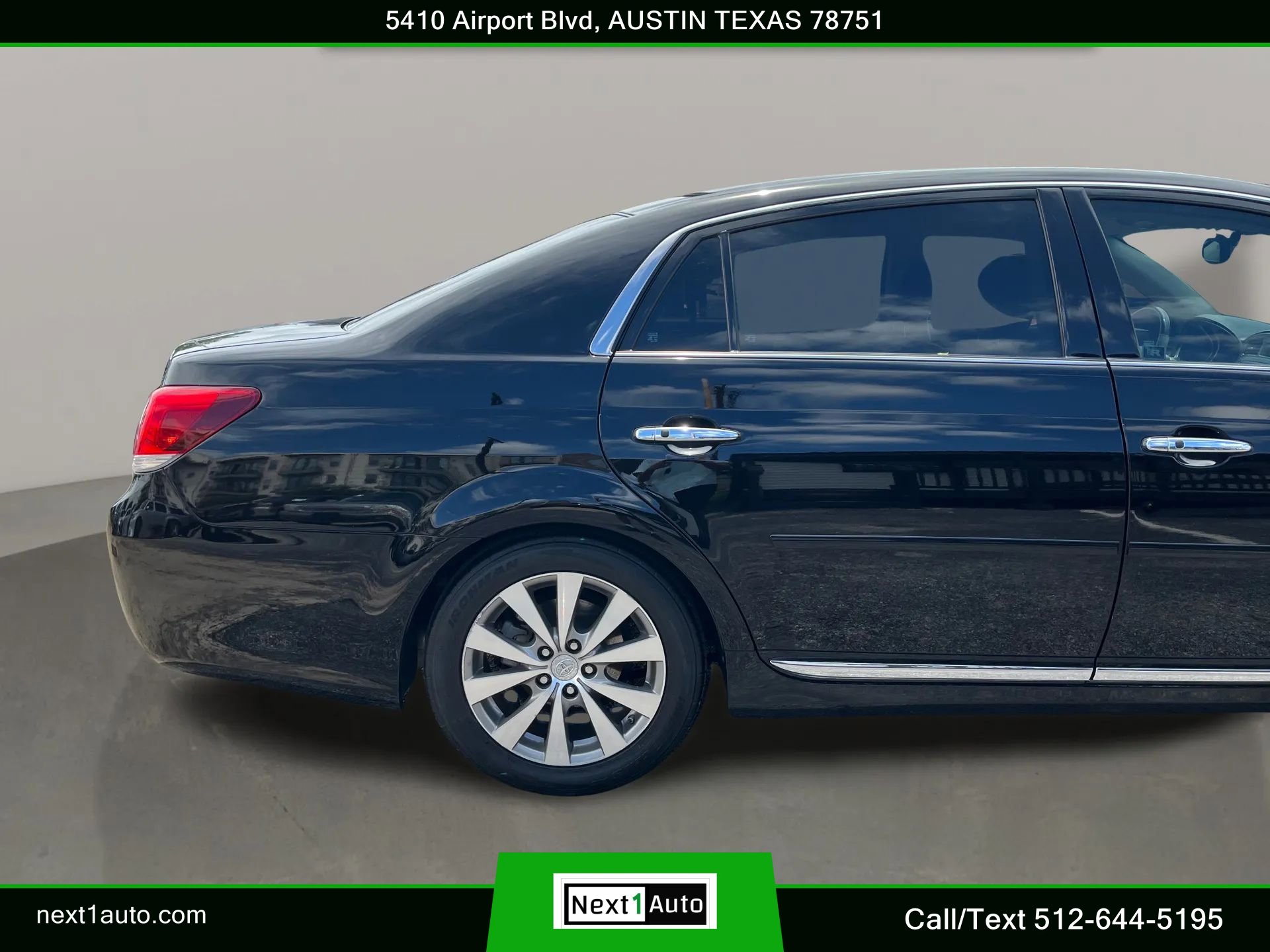 Used 2011 Toyota Avalon Limited FWD image 7