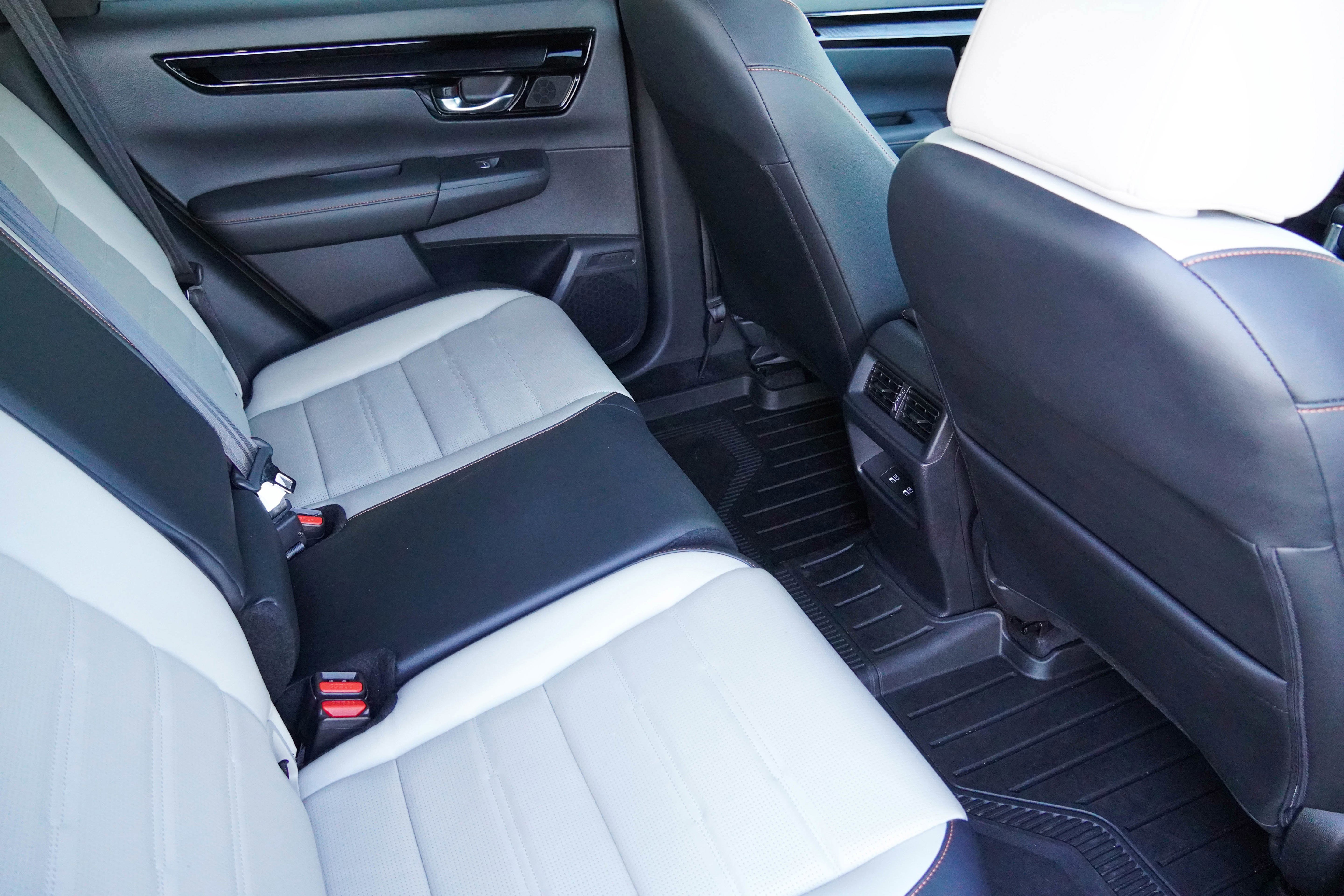 Used 2024 Honda CR-V Sport Touring image 34