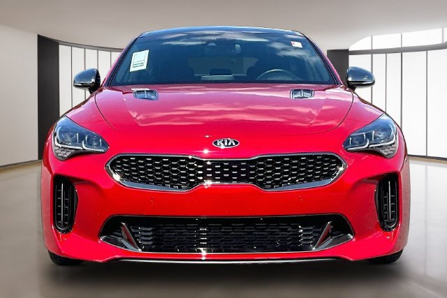 Used 2018 Kia Stinger GT2 RWD image 2