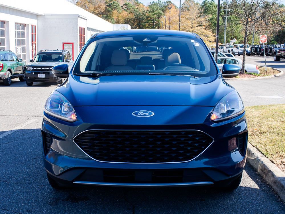 Used 2020 Ford Escape SE image 2