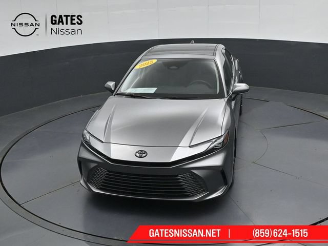 Used 2025 Toyota Camry XLE AWD/4WD image 50