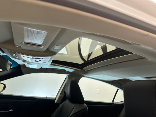 Used 2023 Lexus ES 350 w/ Premium Package FWD image 14