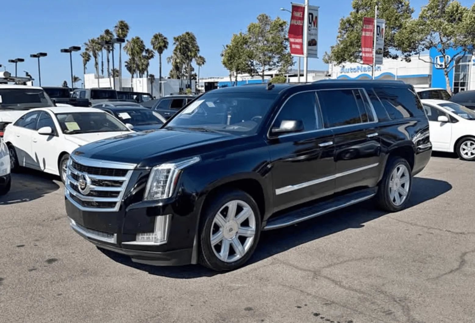 Used 2015 Cadillac Escalade ESV Luxury RWD image 2