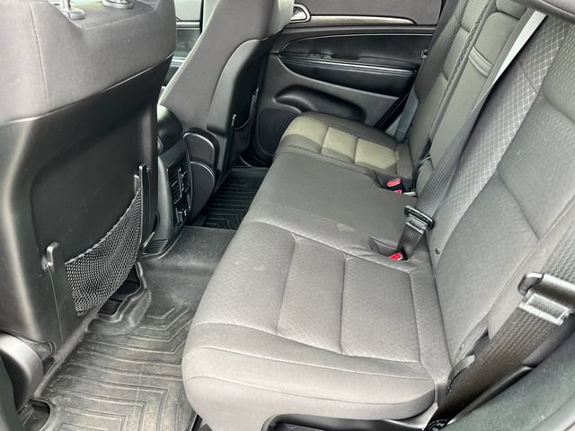 Used 2018 Jeep Grand Cherokee Laredo AWD/4WD image 26
