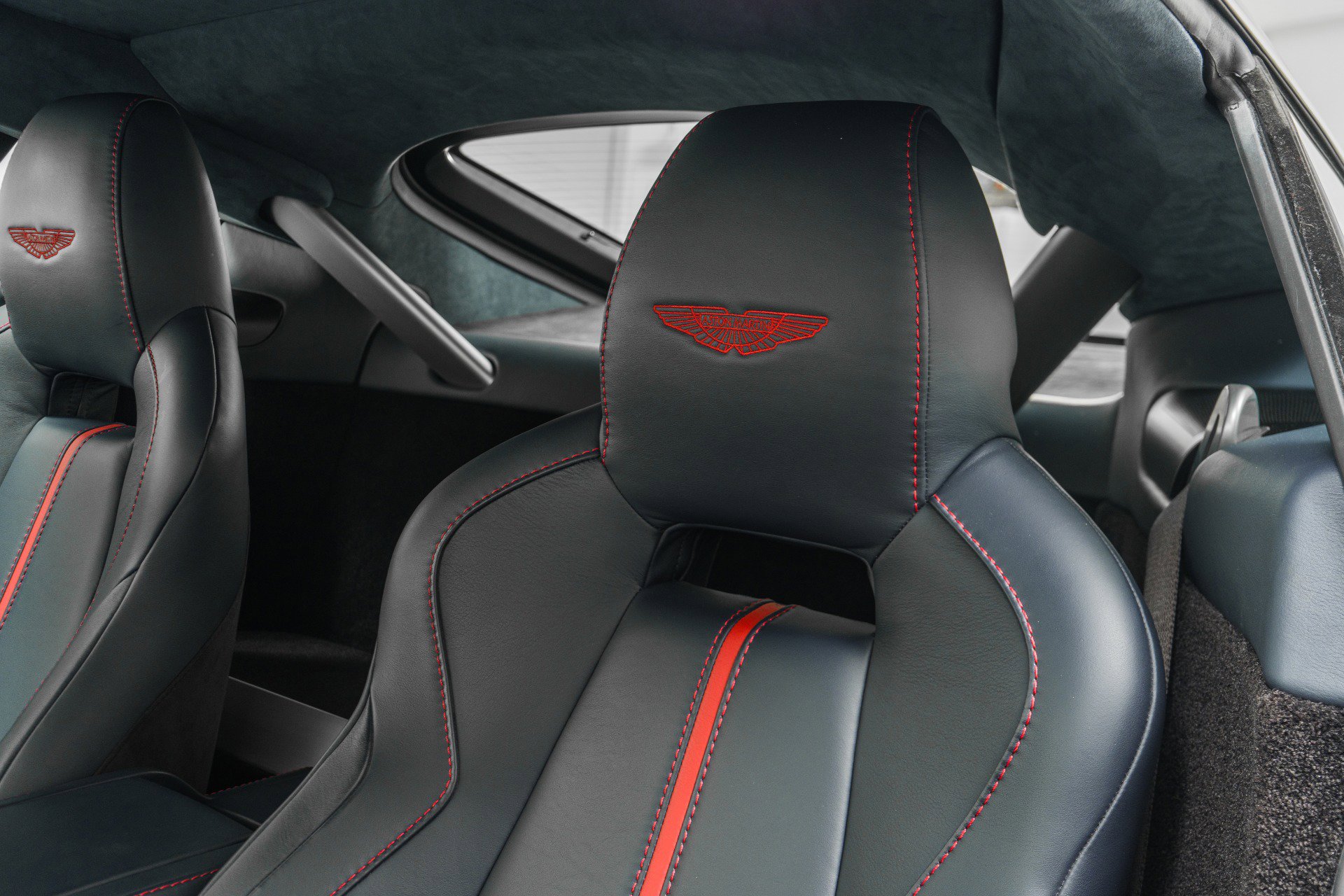 Used 2017 Aston Martin V12 Vantage S image 26