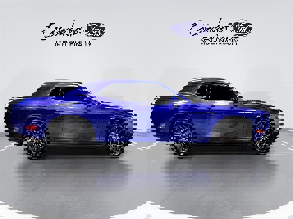 Used 2021 Dodge Challenger SXT w/ Blacktop Package image 9