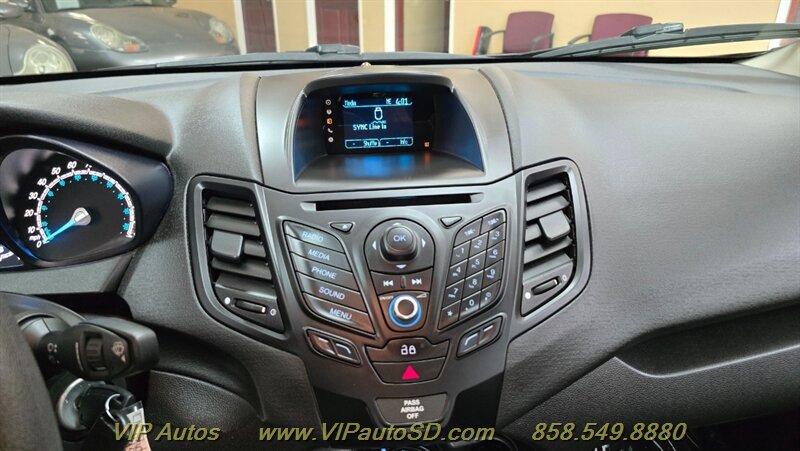 Used 2018 Ford Focus SE FWD image 24