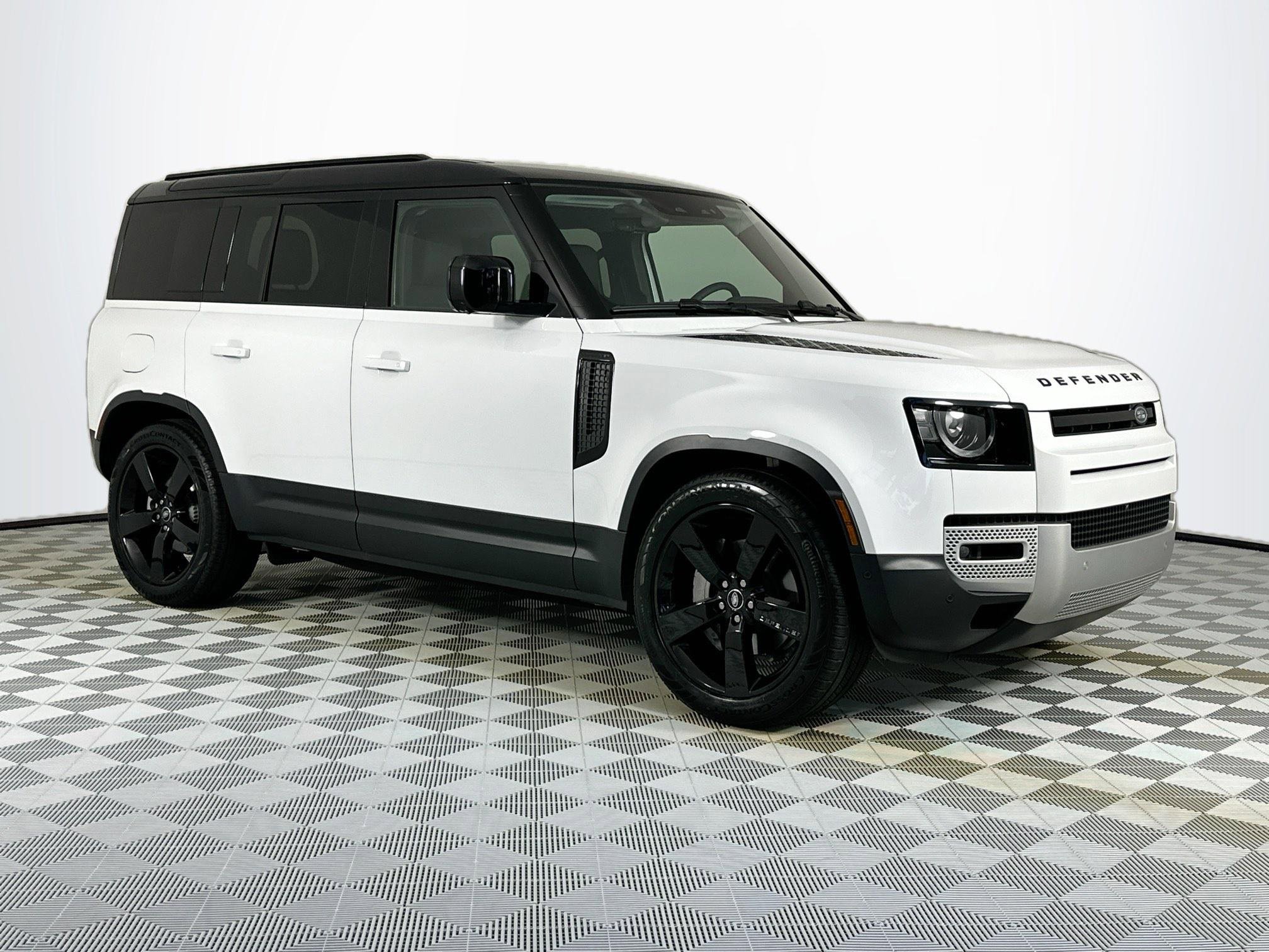 Used 2025 Land Rover Defender 110 S image 3