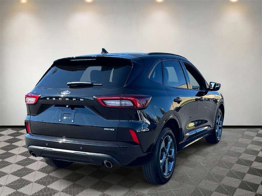 Certified 2024 Ford Escape ST-Line w/ Tech Pack #1 AWD/4WD image 4