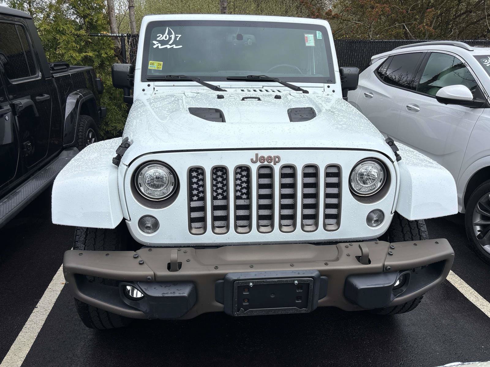 Used 2017 Jeep Wrangler Unlimited Sahara AWD/4WD image 2