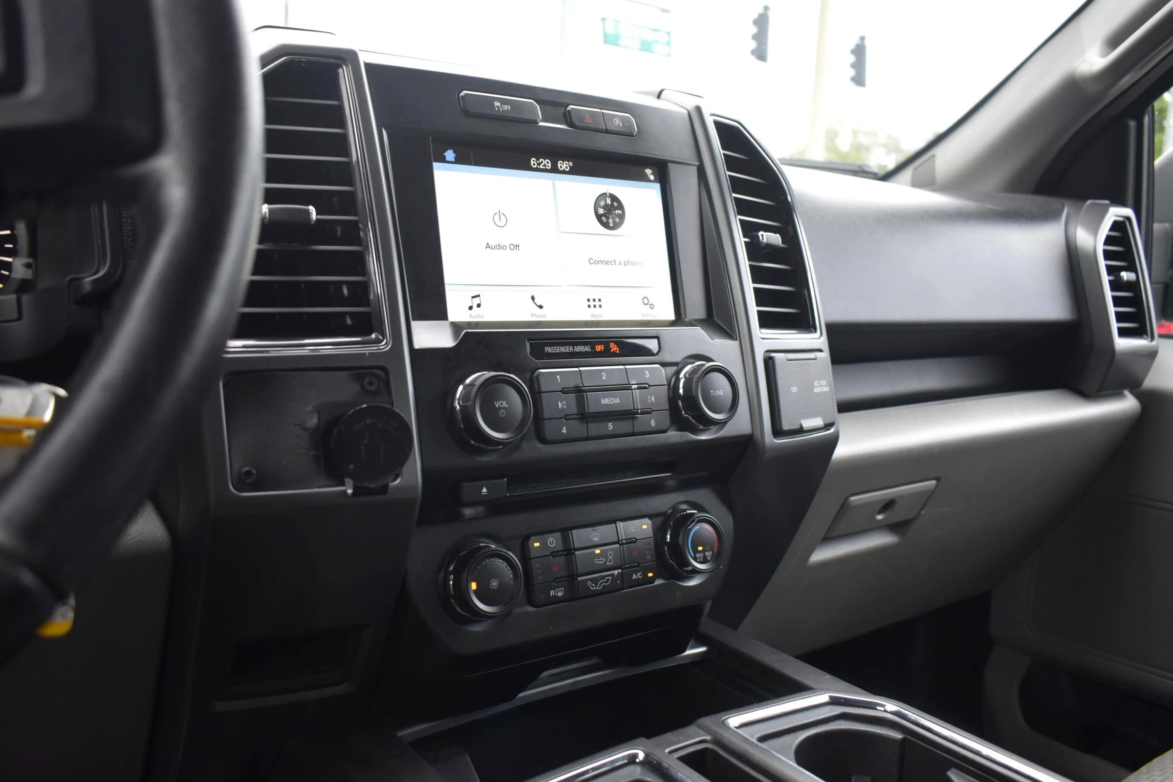 Used 2017 Ford F150 XLT w/ Equipment Group 302A Luxury RWD image 28