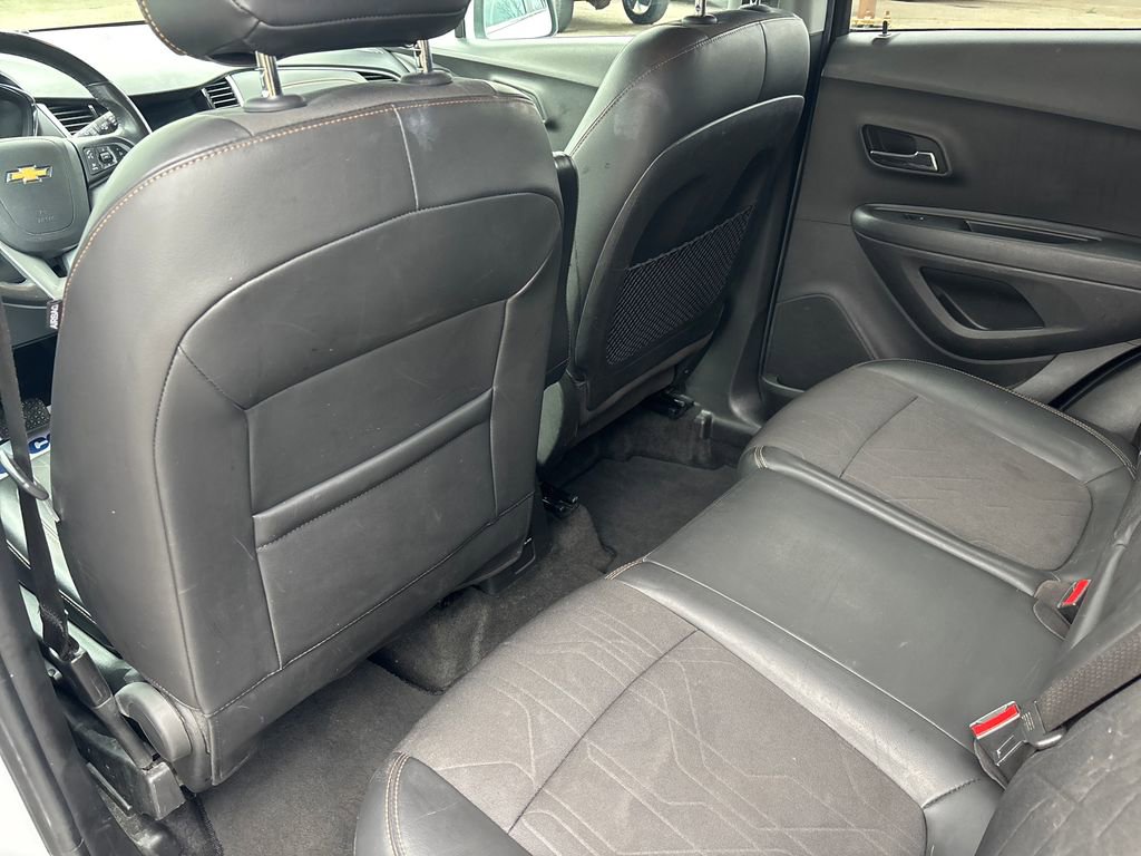 Used 2018 Chevrolet Trax LT w/ LT Convenience Package image 24