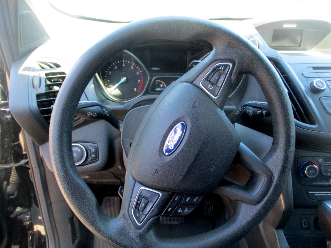 Used 2017 Ford Escape SE image 12